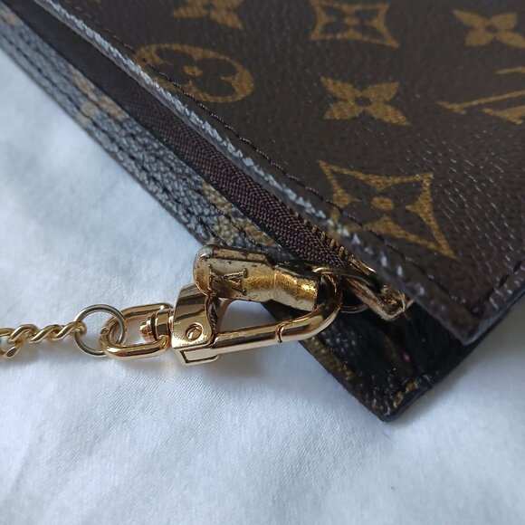 Louis Vuitton Accessory Zip Pouch w/ Removable Chain - Picture 9 of 16